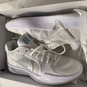 Nike Sabrina 2 size 8.5men 10 women